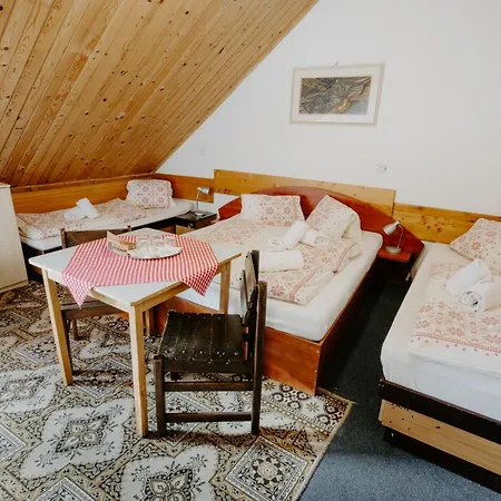 Sova Tourist Pensjonat Ždiar